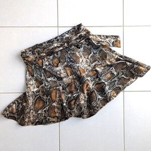 Zara snakeskin print skort size XSmall